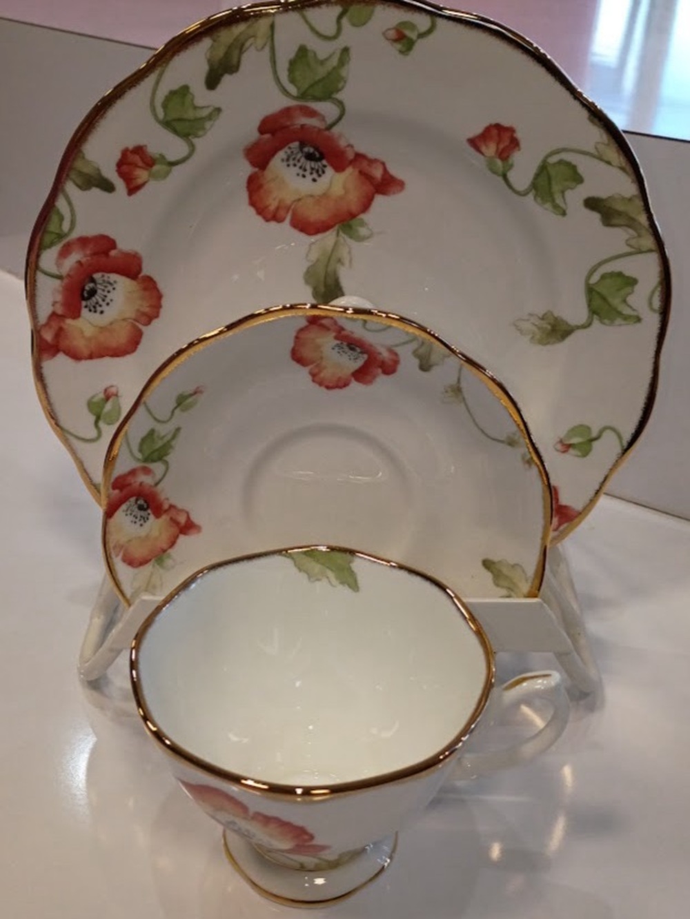 Royal Albert 100 Years Poppy 1970 3-Piece Set (Teacup, Saucer & Plate 8"), NEW